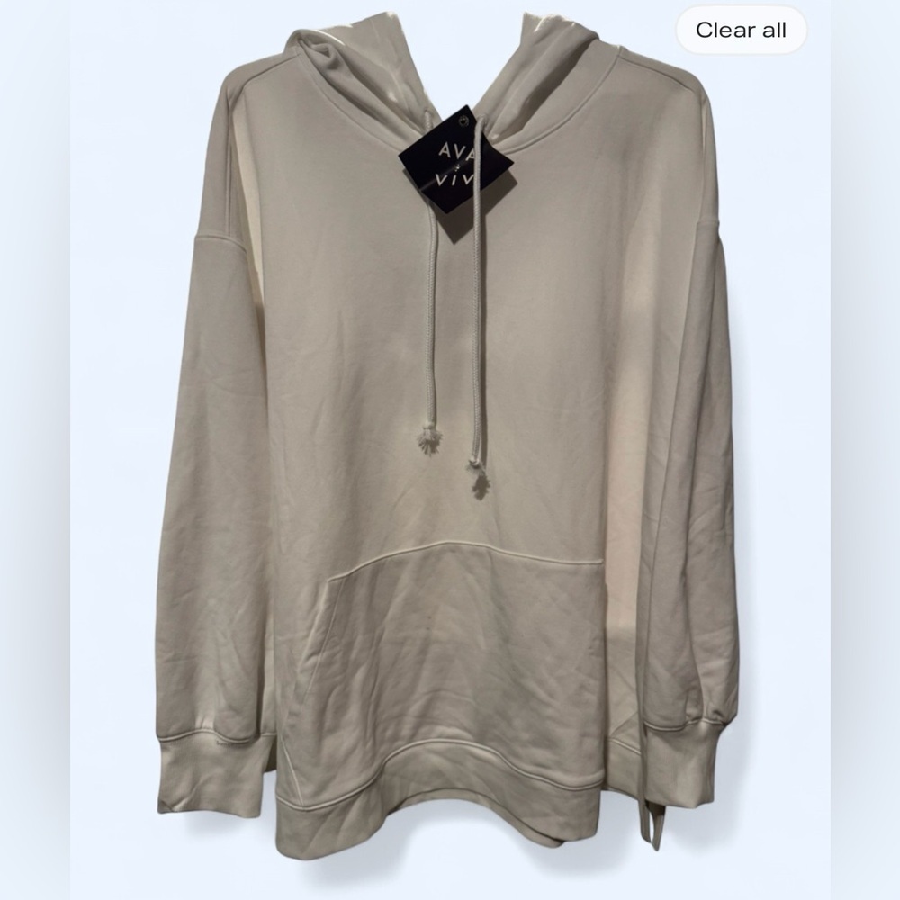 Size 3X Ava Viv White Hoodie with small dirt (see pictures)